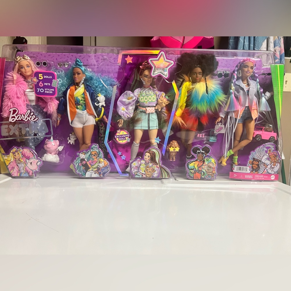 New Extra Barbie 5 PC Colorful Fashion Doll Set with Accessories